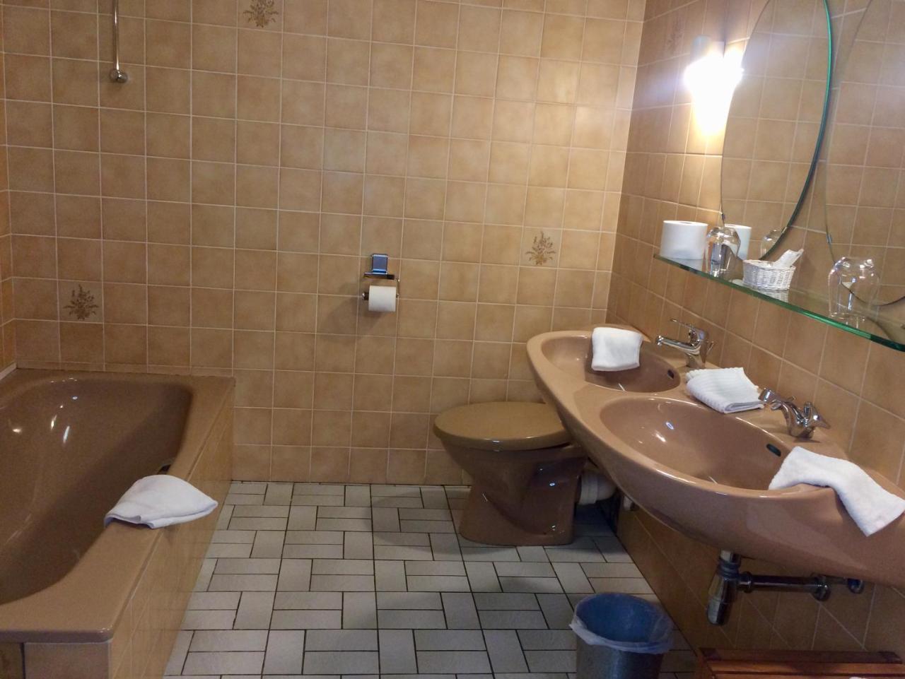 Hotel La Venerie Virton Kültér fotó